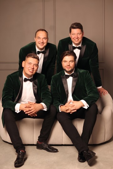 PRIECĪGĀKIE ZIEMASSVĒTKI. Grupa BARITONI un Rēzeknes bigbends